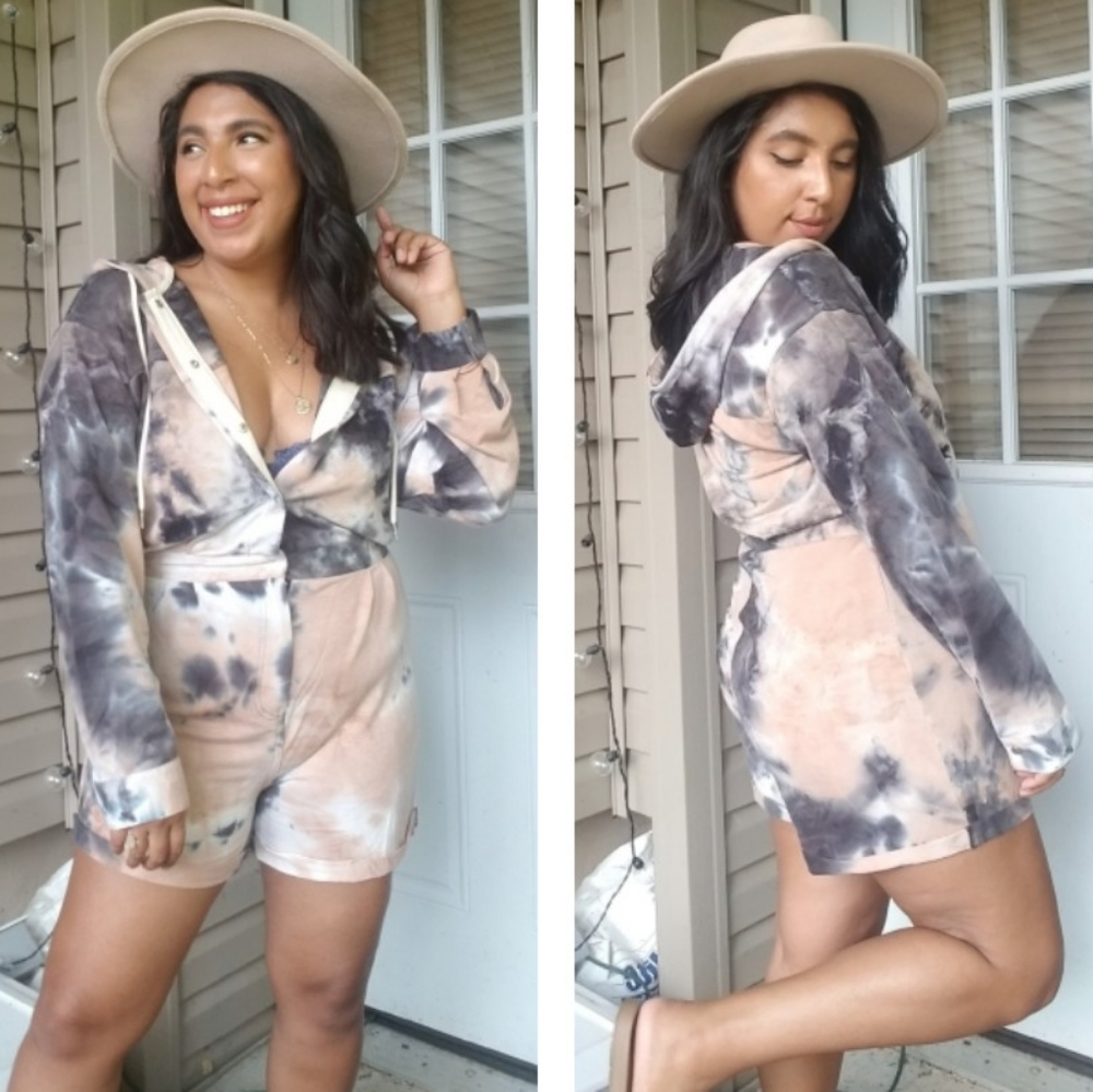 SUMMER SKIES ROMPER IN PEACH GRAY